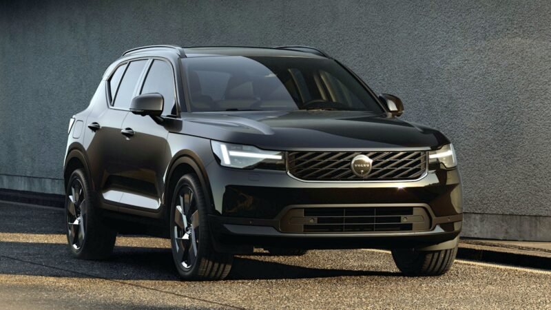 Volvo XC40, EX40 e EC40 2027: linha ganha novo visual, tela de 11,2″ e mais tecnologia