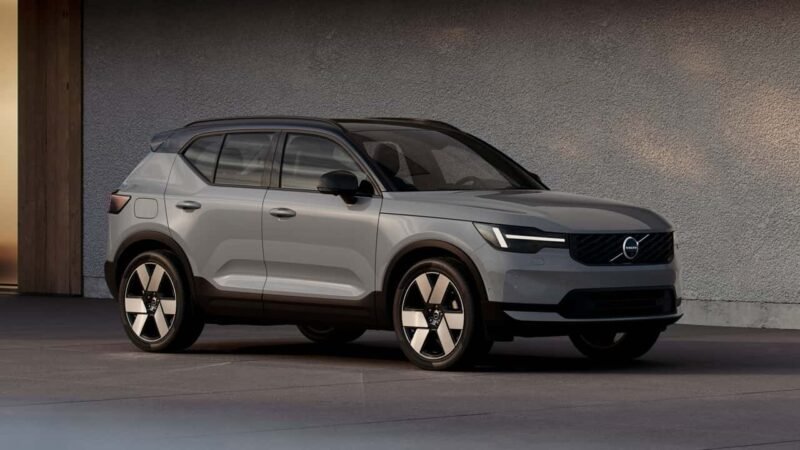 Volvo desistirá de ser só elétrica e trará XC40 híbrido de volta ao Brasil em 2027