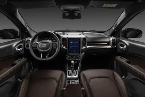 BYD King vende 3,5 vezes mais que o Corolla em setembro e lidera entre os sedãs médios pelo 2º mês seguido