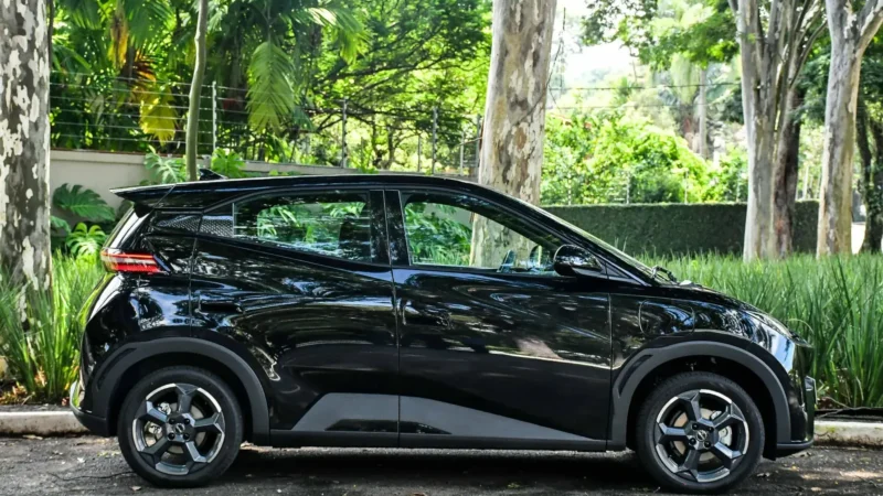 BYD Dolphin Mini está muito perto de um 3º feito inédito para um carro elétrico no Brasil