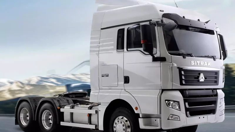 Sinotruk volta ao Brasil com caminhões Sitrak C7H na Fenatran 2026