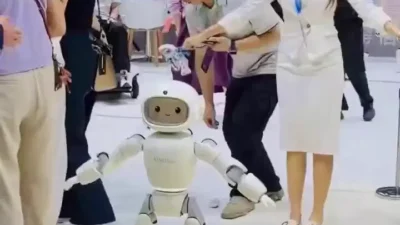 Além dos carros, Chery apresenta Mobo, robô humanoide para ajudar dentro de casa