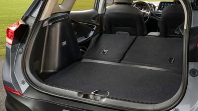 A partir de R$ 107.990, Duster Zen Plus oferece 475 L no porta-malas, mais que Creta e Tracker