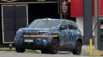Flagra dos leitores: Denza B3 chega em 2027 e Fiat Argo X ainda em 2026