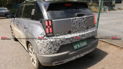Fiat Argo X 2027: flagra mostra três protótipos da versão topo Impetus MHEV