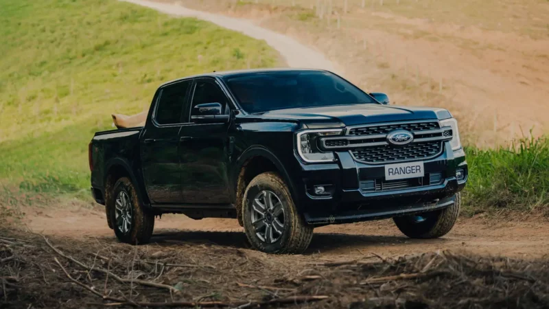 Ford Ranger retoma a liderança das picapes médias em setembro com recorde de participação
