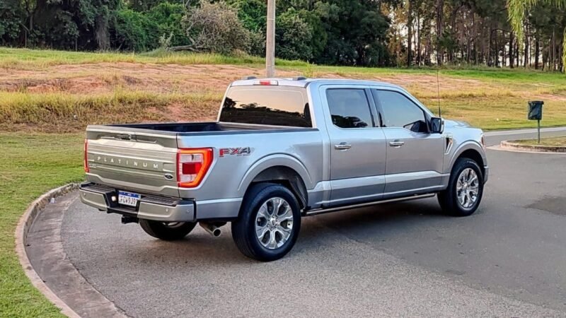 Recall: Ford F-150 pode vazar gasolina com o carro em movimento