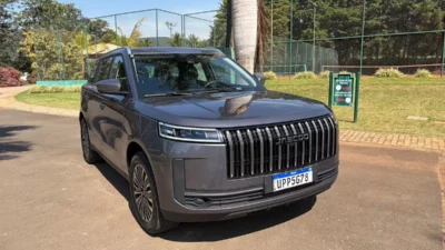 Jaecoo 5 Prestige aposta em tecnologia, mas preço de R$ 179.990 pesa diante de rivais chineses