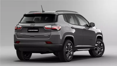 Jeep Compass Longitude Night Eagle 2027 estreia sistema híbrido leve MHEV por R$ 206.990
