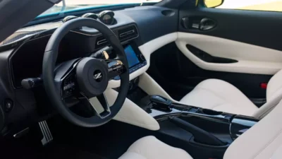 Nissan Z Kaze resgata teto T-top e homenageia esportivos da marca dos anos 1990