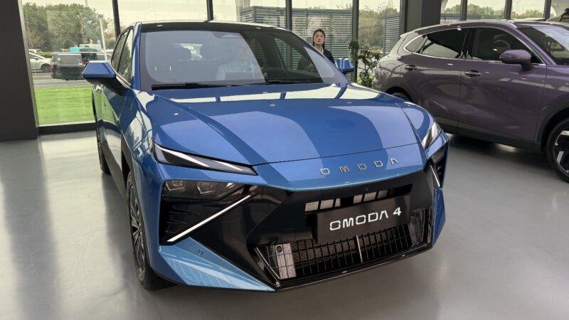 Omoda 4 é maior e mais potente do que se previa e preço no Brasil será decisivo