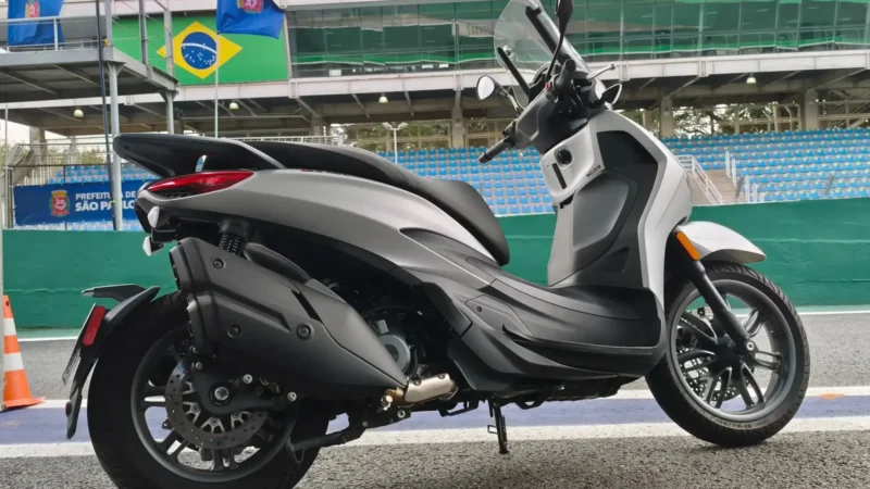 Piaggio BV400 S: scooter premium italiano chega ao Brasil por R$ 69.990