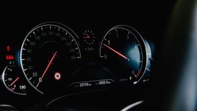 Quilometragem de carro usado: como ver o histórico no Detran-SP