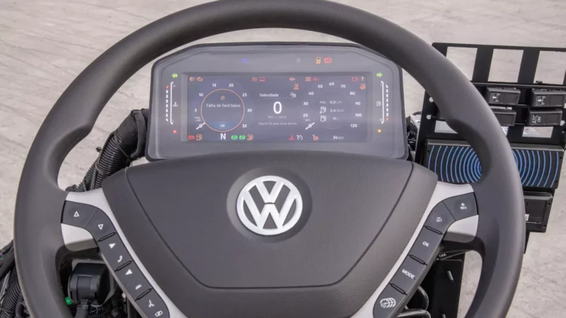 VWCO terá painel digital opcional em toda a linha Volksbus a partir de 2027