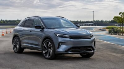 BMW iX3 recebe 5 estrelas no Euro NCAP e marca 83% em Prevenção de Acidentes