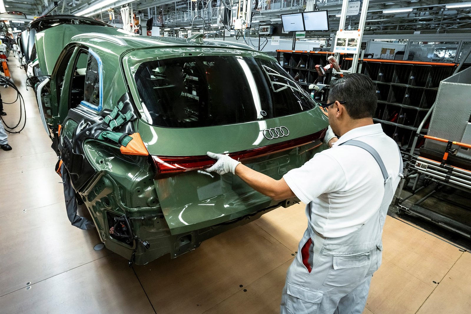 Audi empresta engenheiros a fabricantes de mísseis e blindados por até 24 meses e mantém o salário de quem aceitar