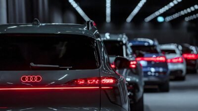Audi Q9 estreia lanternas OLED digitais curvas e faróis com micro-LEDs