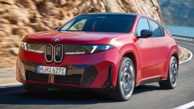 Novo BMW iX4 2027 mantém visual de cupê e chega a 828 km de autonomia