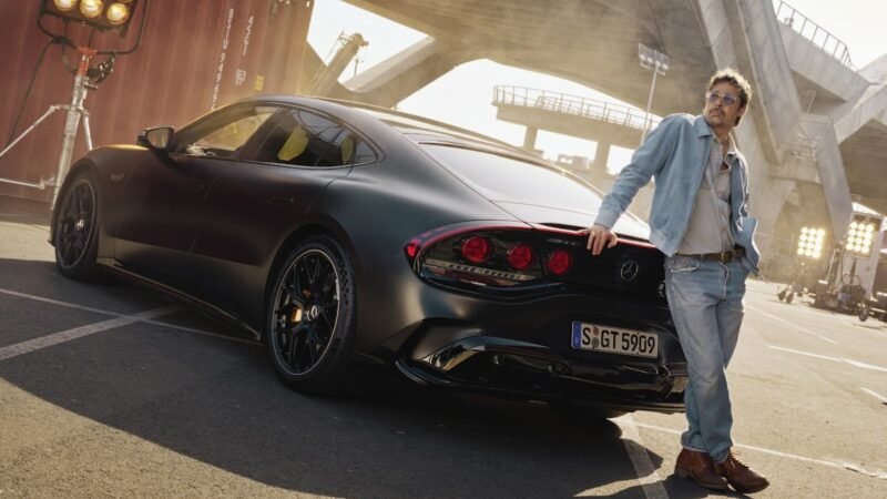 Brad Pitt estrela campanha global do novo Mercedes-AMG GT 4-Door Coupé elétrico
