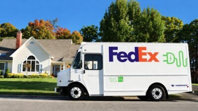 FedEx encomenda 2.000 caminhões elétricos da Harbinger e projeta economizar até R$ 4,176 bilhões em combustível em 20 anos