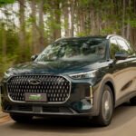 CAOA Chery Tiggo 9 chega com preços de R$ 249.990 e R$ 299.990: versões, consumo e ficha técnica