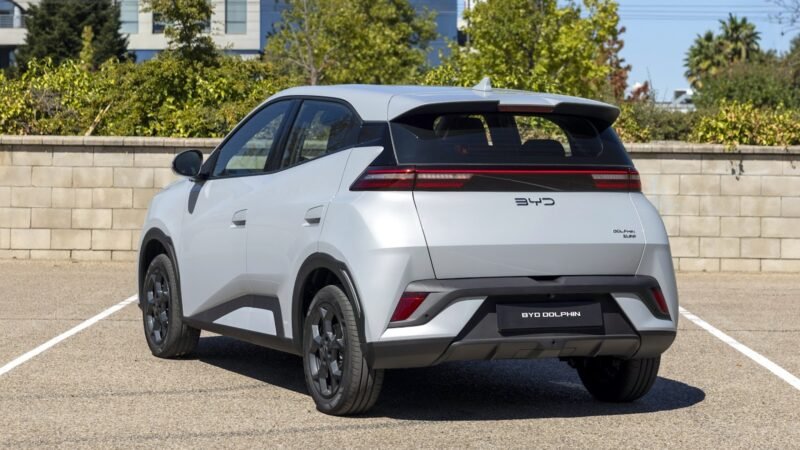 Carros mais vendidos em outubro de 2026: Dolphin Mini assume a vice-liderança