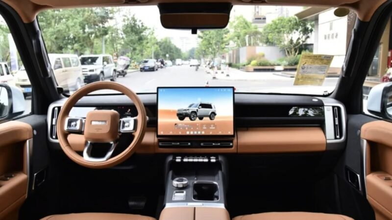 SUV de 5 metros da Chery ganha versões mais caras e bateria da CATL; iCar V27 agora roda até 300 km sem usar combustível no ciclo chinês