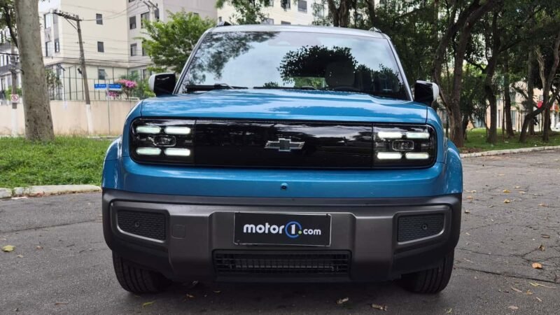 Chevrolet corta R$ 5.800 do Spark EUV, e o elétrico sai por menos que o Jeep Avenger