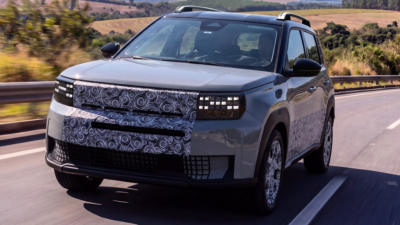 Fiat Argo X aparece quase sem camuflagem em testes no Brasil antes da estreia como opção ao atual Argo