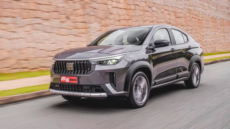 Fiat Fastback Turbo 200 2027 parte de R$ 117.990, mas perde potência e opcionais