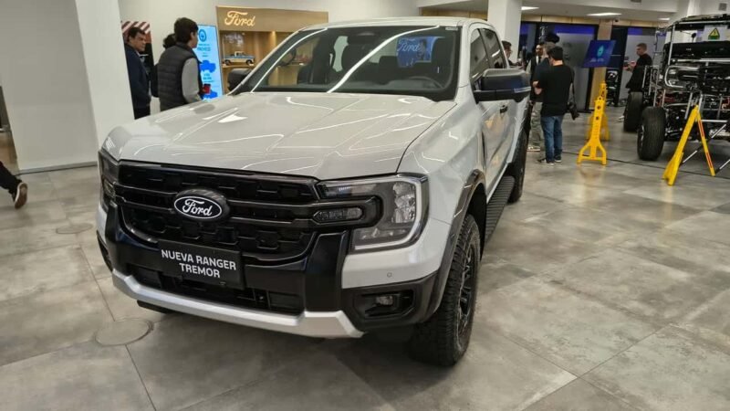 Ford mostra Ranger Tremor e Ranger PHEV flex, que chegam em 2027