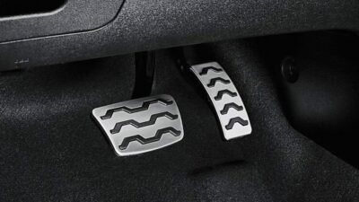 Atraso ao acelerar não é defeito: entenda por que os carros novos fazem isso