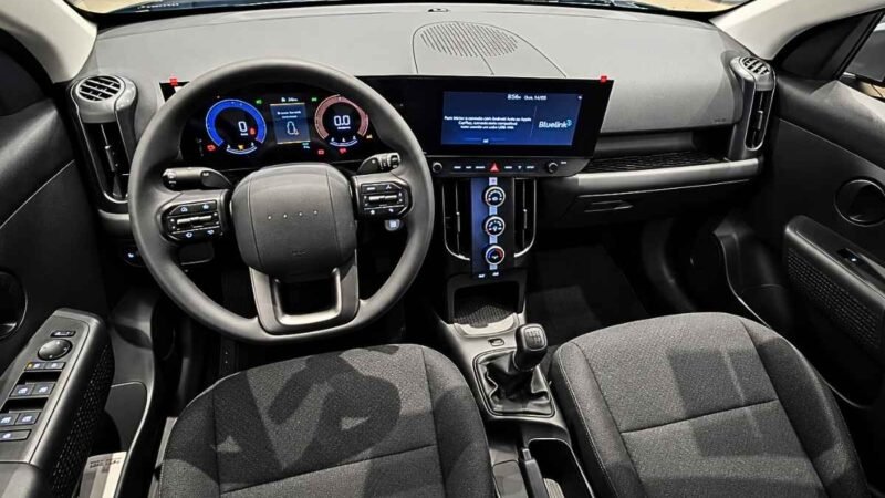 Novo Hyundai i20 2027 tem 6 airbags de série, iguala o HB20 Comfort e oferece dois a mais que o Polo Track entre hatches manuais de entrada