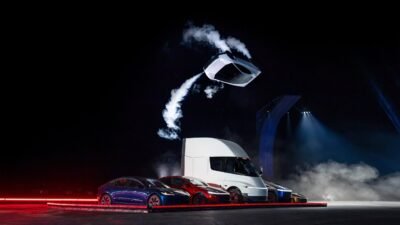 Tesla Roadster voa de verdade? A física por trás das piruetas e do truque de grudar no teto