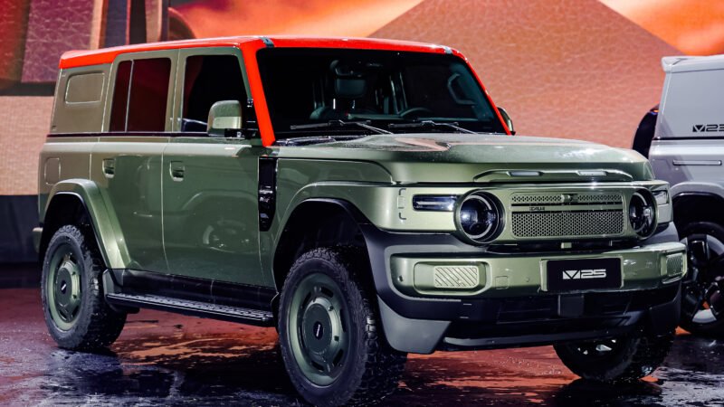 Icaur V25 une estilo retrô a 1.240 km de alcance e pode se transformar em Mercedes e Land Rover