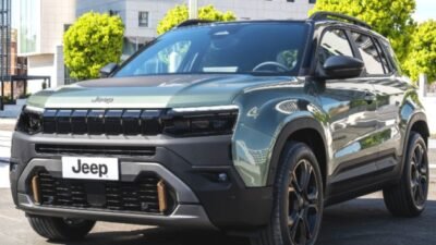 Jeep Avenger chega a 300 mil pedidos, mas vendas ainda engatinham no Brasil