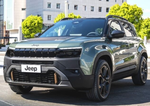 Jeep Avenger chega a 300 mil pedidos, mas vendas ainda engatinham no Brasil