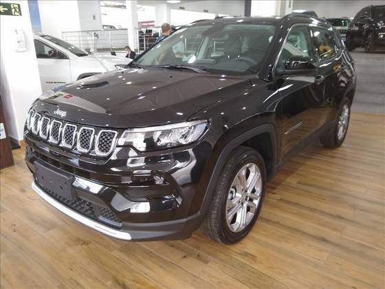 Jeep Compass tem descontos de até R$ 30,1 mil e é vendido a preço de Fastback híbrido