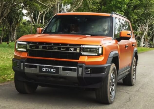 Jetour G700 chega em 15 de novembro por a partir de R$ 469.990, com 905 cv somados e opção de seis lugares