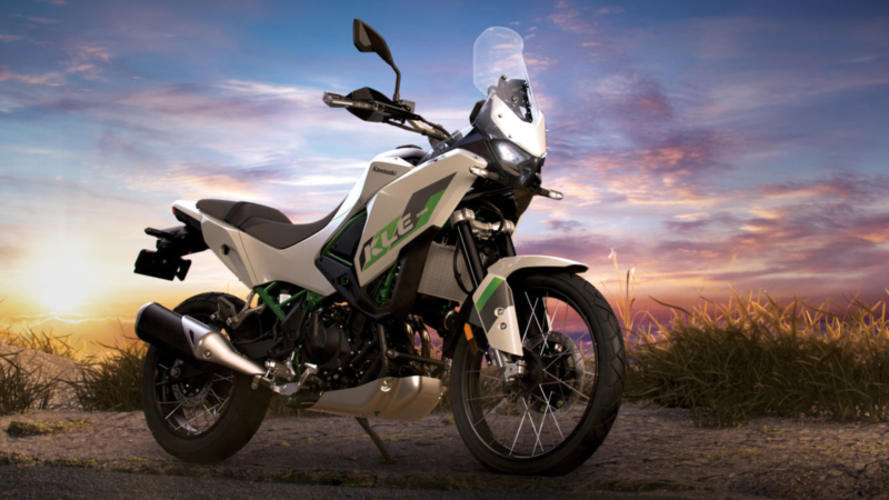 Kawasaki KLE 500 2027 ganha versão SE Smartride com embreagem autoengatante; moto está confirmada no Brasil