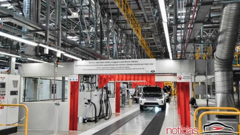 Fábrica da Land Rover em Itatiaia segue parada após fim do Discovery Sport e do Evoque, e futuro ainda não foi definido