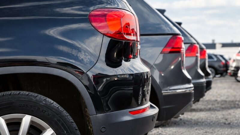 Preço dos carros cai e juros seguem altos, mas financiamentos de veículos atingem em setembro o maior volume para o mês em 15 anos