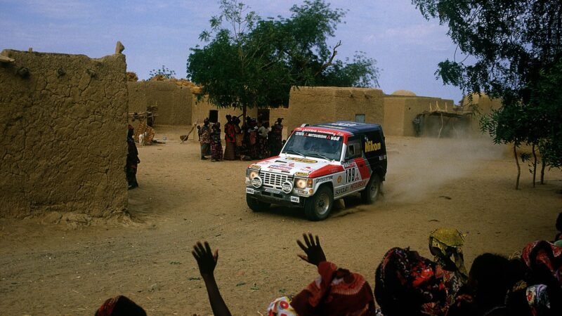 Dakar 1985: como o Mitsubishi Pajero virou um monstro e venceu o rali