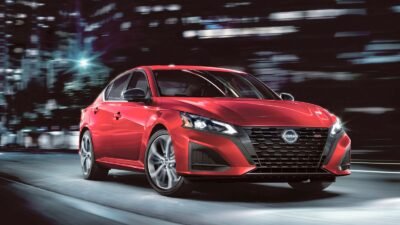 Nissan Altima 2027 estreia nos EUA com preço a partir de US$ 27.790 para enfrentar o Toyota Camry