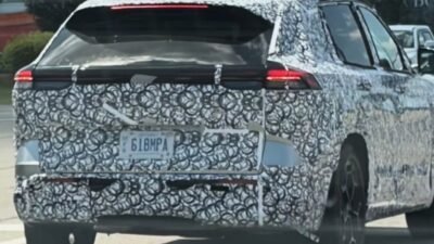 Honda CR-V camuflado na Indonésia mostra sinais de nova geração e lanternas traseiras horizontais