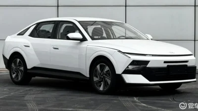 Novo Hyundai Elantra mostra visual de esportivo dos anos 80, mas aparece em registro oficial na China com motor 1.5 aspirado de 115 cv