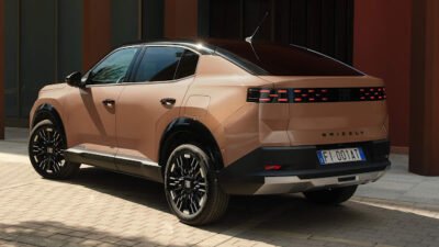 Novo Fiat Fastback (Grizzly) 2027 é apresentado em Paris com porta-malas de 608 litros