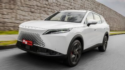 Omoda 7 SHS-H: híbrido pleno com bateria de 5 kWh que se autorrecarrega chega ao Brasil em 2027