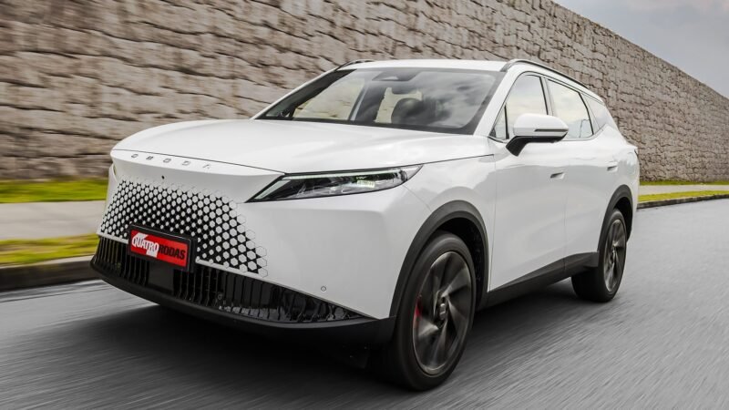 Omoda 7 SHS-H: híbrido pleno com bateria de 5 kWh que se autorrecarrega chega ao Brasil em 2027