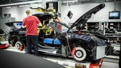 Com margem operacional de apenas 1,1%, Porsche prepara nova forma de remunerar funcionários: parcela atrelada a metas pode triplicar